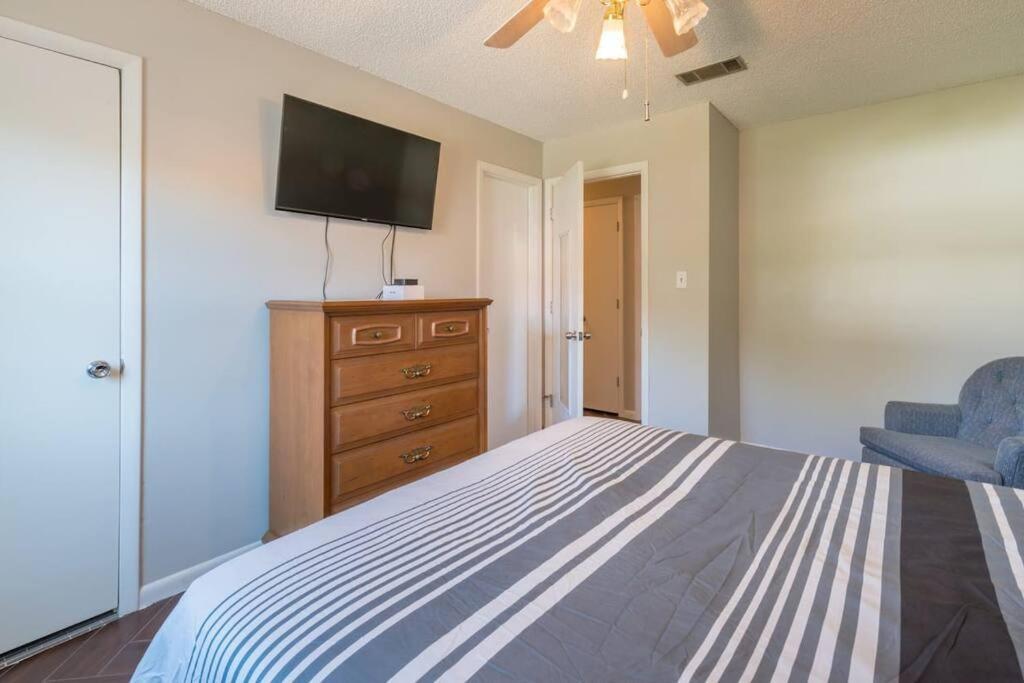 Perfect Gateway To And Retreat Center. Ferienhaus Deltona